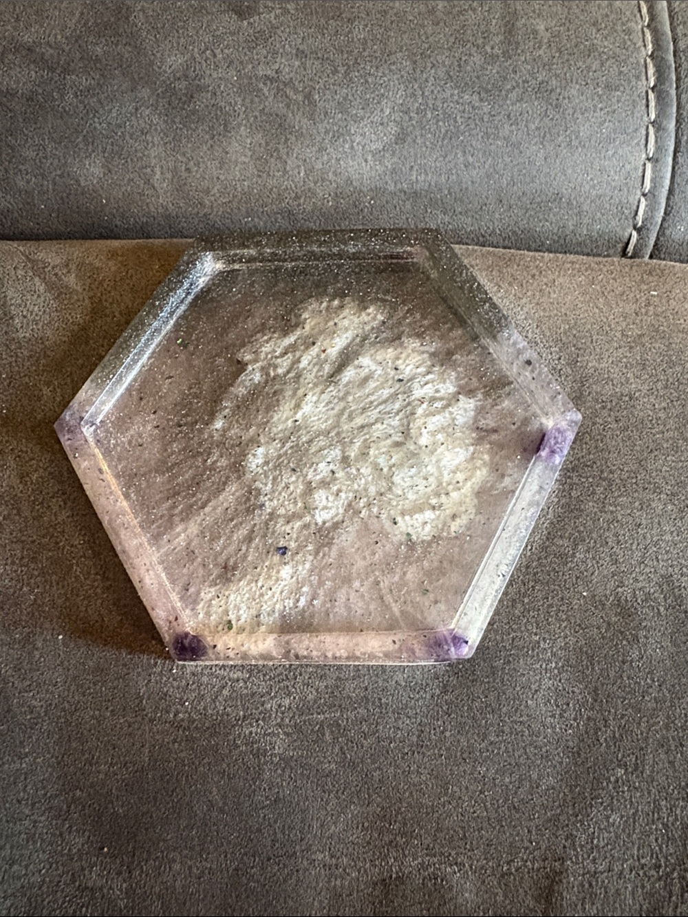 Hexagon Resin Ring Tray with Amethyst Crystals at Points